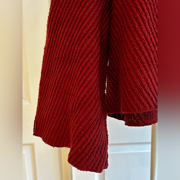 Cupcakes and Cashmere Crop Turtleneck - Picture 3 of 7